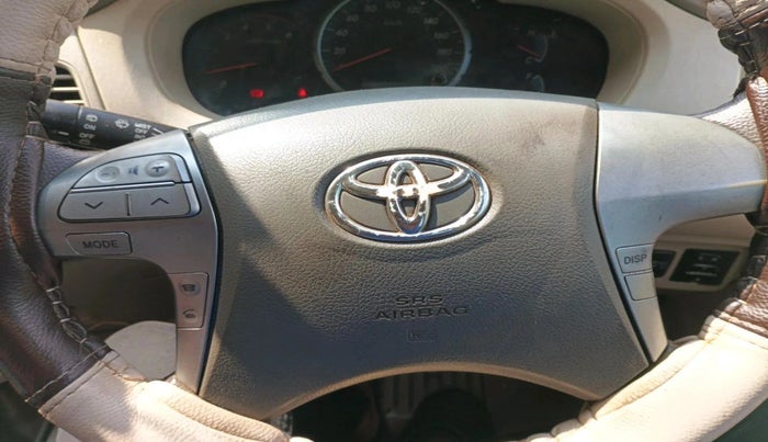 2014 Toyota Innova 2.5 VX 7 STR, Diesel, Manual, 1,26,042 km, interior