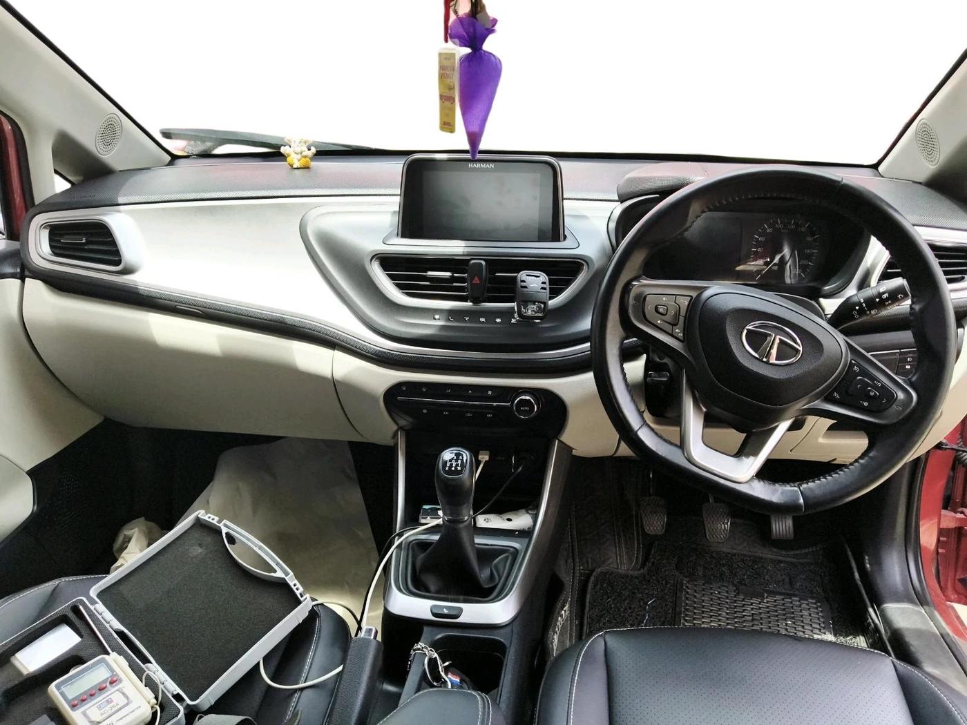 2023 Tata ALTROZ  XZ Plus (O) (S), Petrol, Manual, 24,034 km, interior