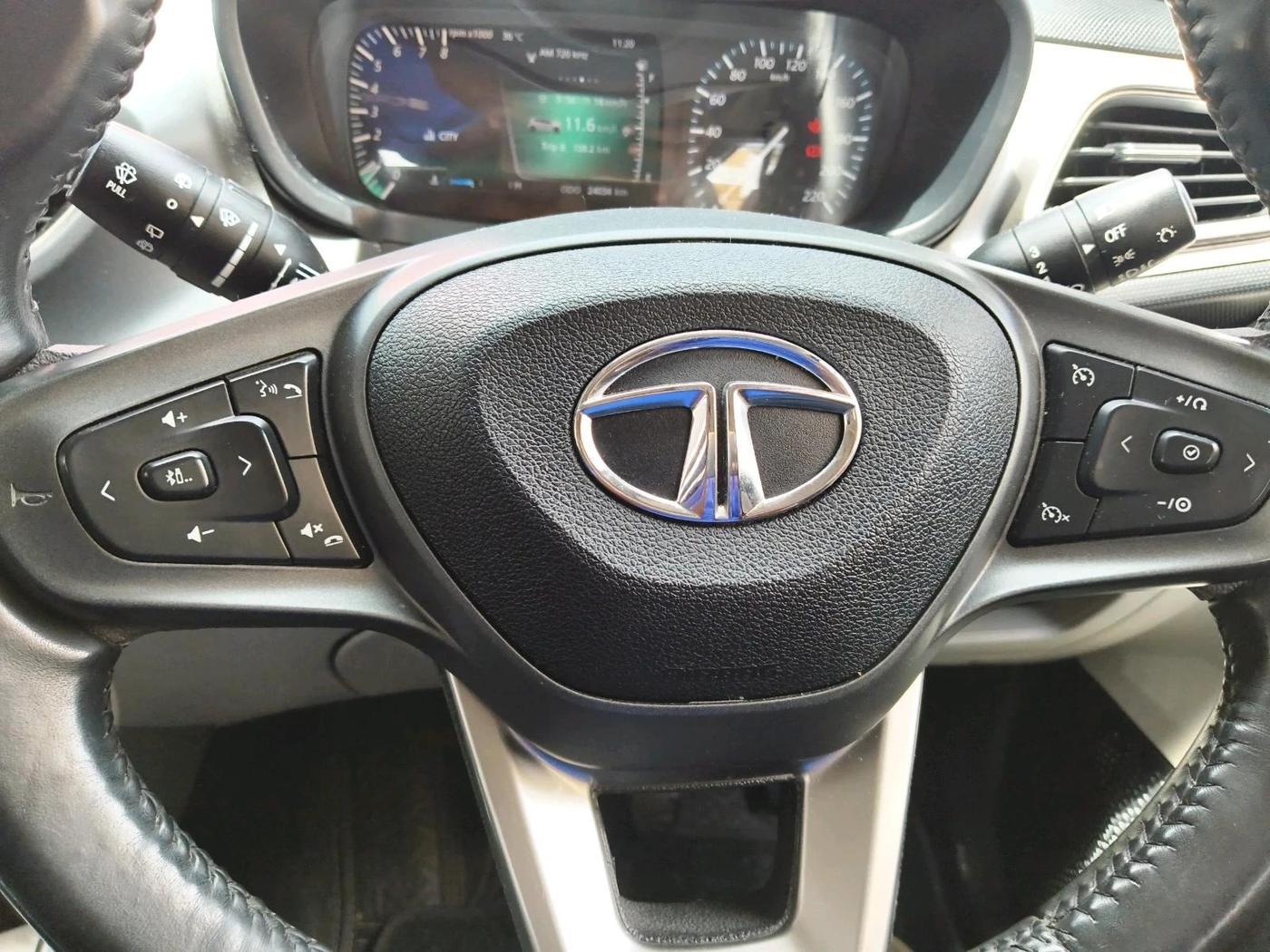2023 Tata ALTROZ  XZ Plus (O) (S), Petrol, Manual, 24,034 km, interior