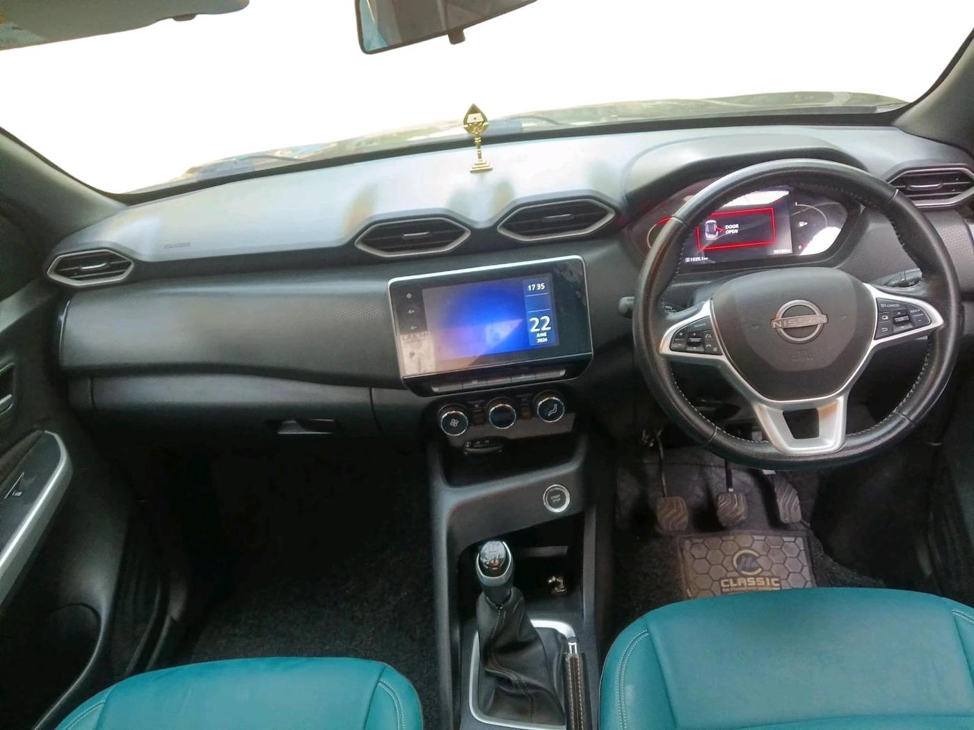 2022 Nissan MAGNITE XV PREMIUM TURBO, Petrol, Manual, 30,184 km, interior