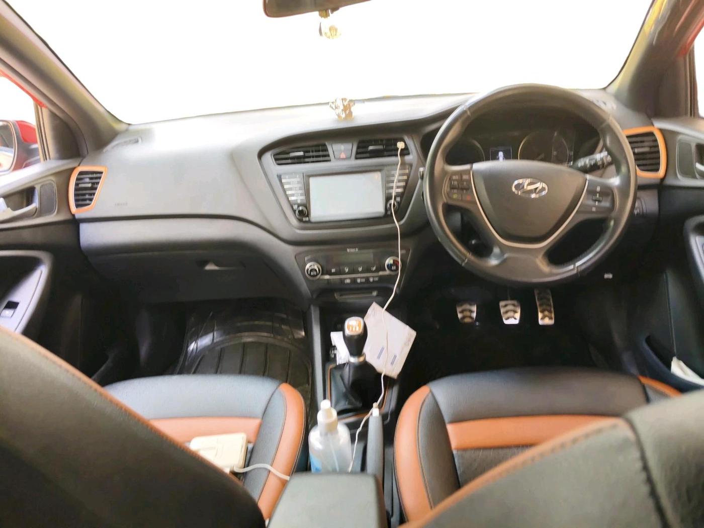 2018 Hyundai i20 Active 1.2 SX, Petrol, Manual, 39,482 km, interior