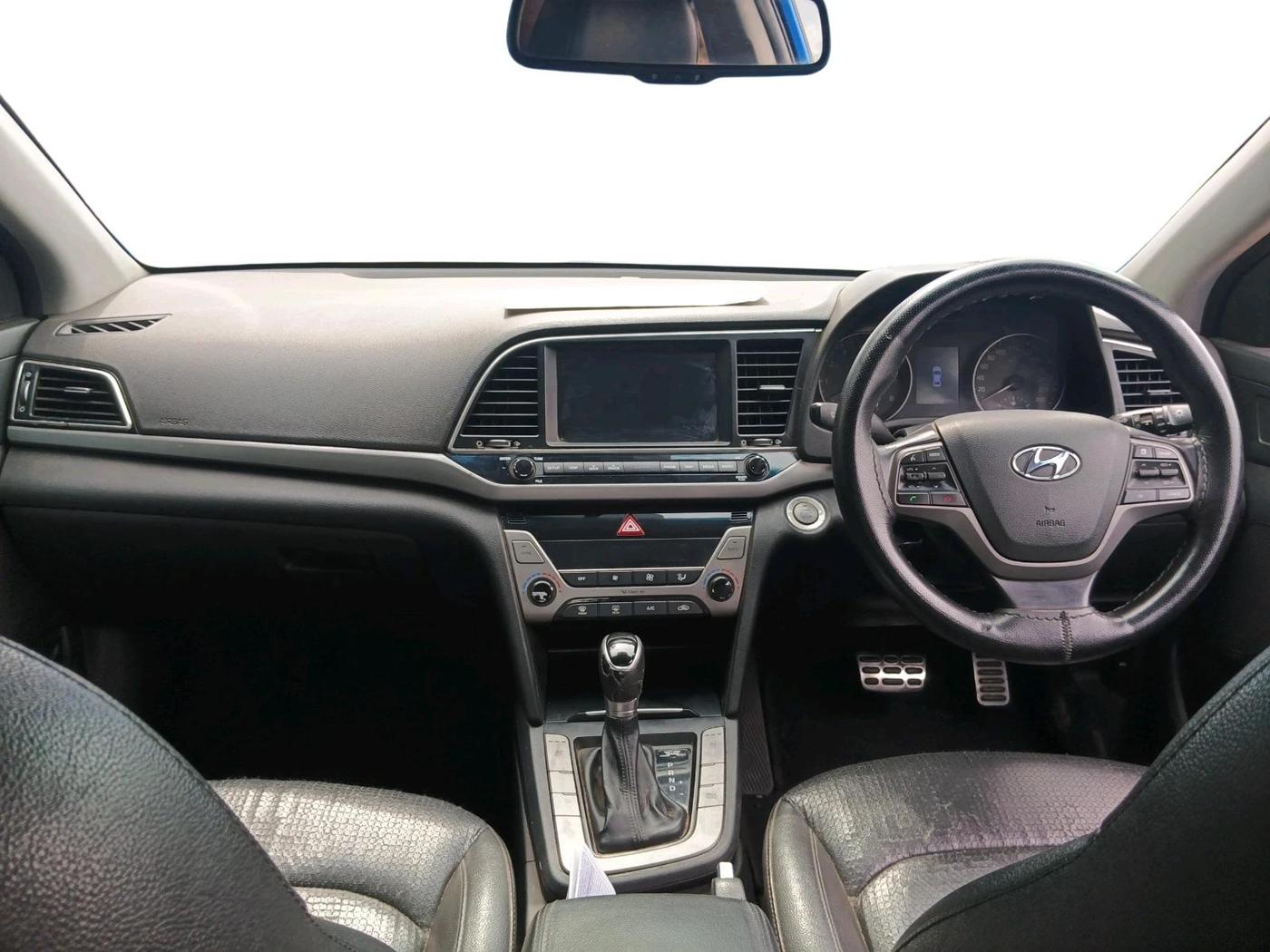 2016 Hyundai New Elantra 2.0 SX(O) AT PETROL, Petrol, Automatic, 1,84,153 km, interior