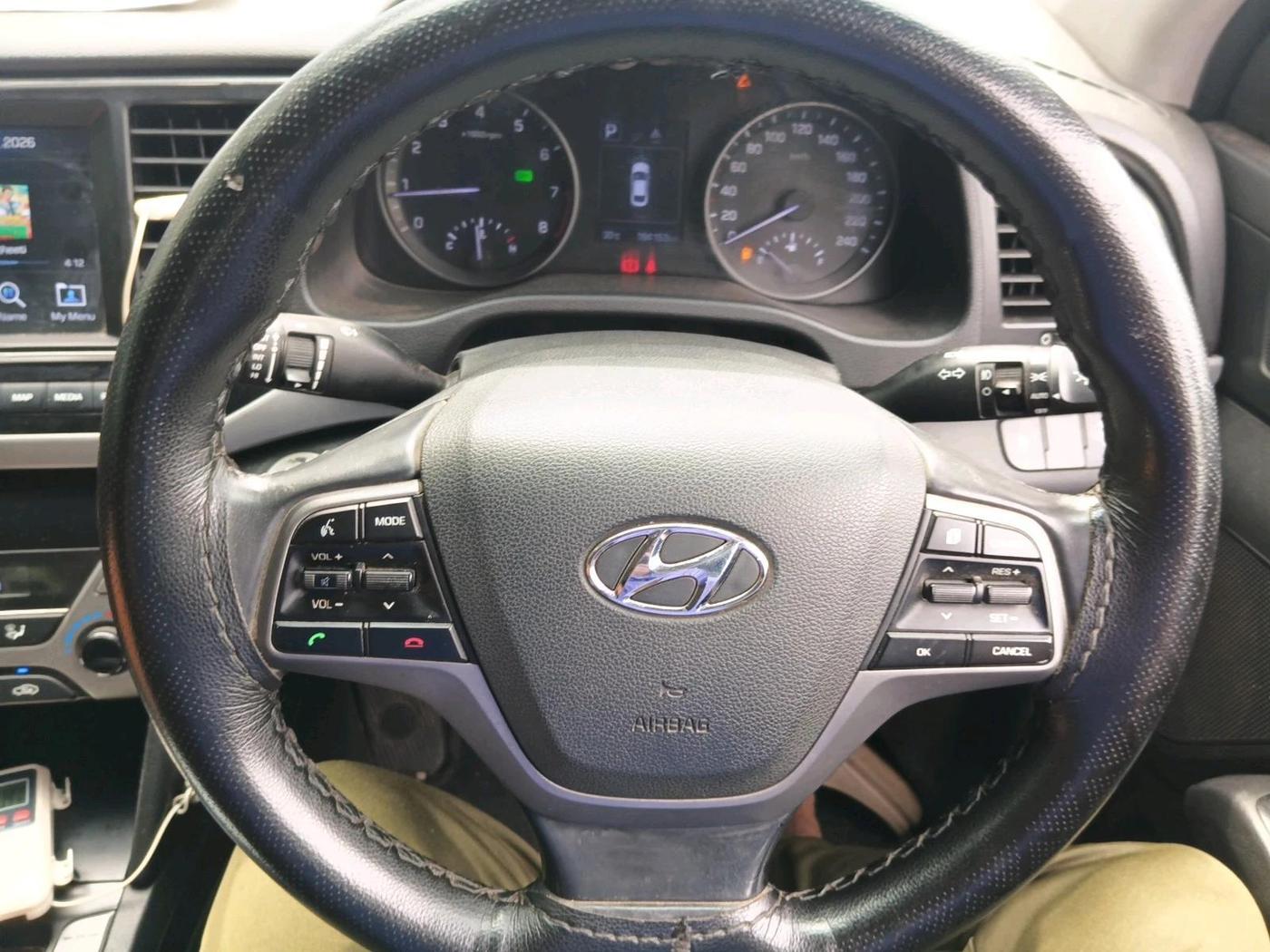 2016 Hyundai New Elantra 2.0 SX(O) AT PETROL, Petrol, Automatic, 1,84,153 km, interior