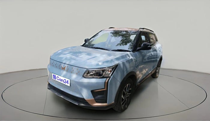 2023 Mahindra XUV400 EL 7.2 KW, Electric, Automatic, 32,496 km, exterior