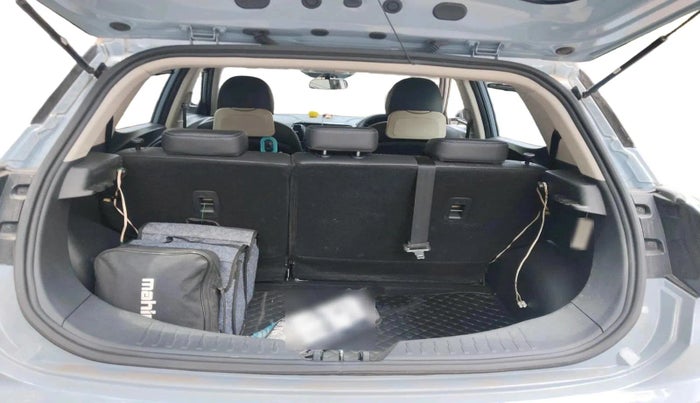 2023 Mahindra XUV400 EL 7.2 KW, Electric, Automatic, 32,496 km, exterior