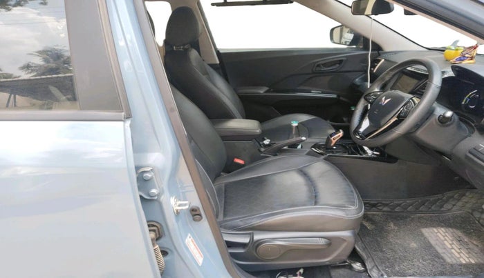 2023 Mahindra XUV400 EL 7.2 KW, Electric, Automatic, 32,496 km, interior
