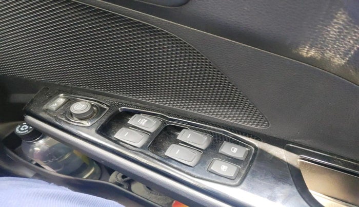 2023 Mahindra XUV400 EL 7.2 KW, Electric, Automatic, 32,496 km, interior