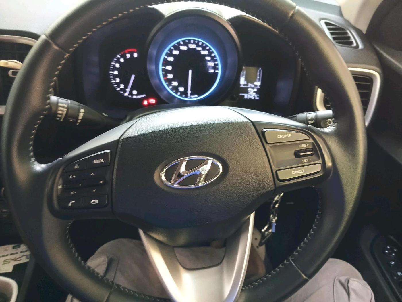 2021 Hyundai VENUE SX 1.0 TURBO, Petrol, Manual, 65,002 km, interior