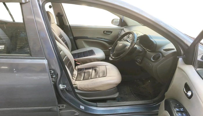 2015 Hyundai i10 SPORTZ 1.1, Petrol, Manual, 63,421 km, interior