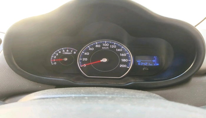 2015 Hyundai i10 SPORTZ 1.1, Petrol, Manual, 63,421 km, interior