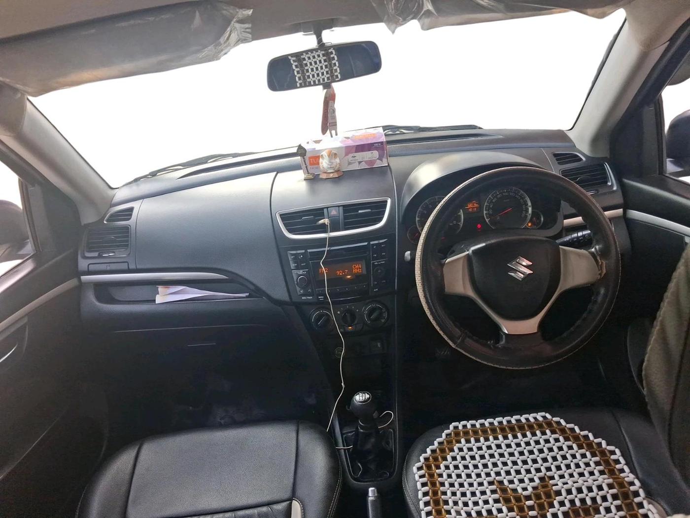 2017 Maruti Swift VXI, Petrol, Manual, 58,019 km, interior