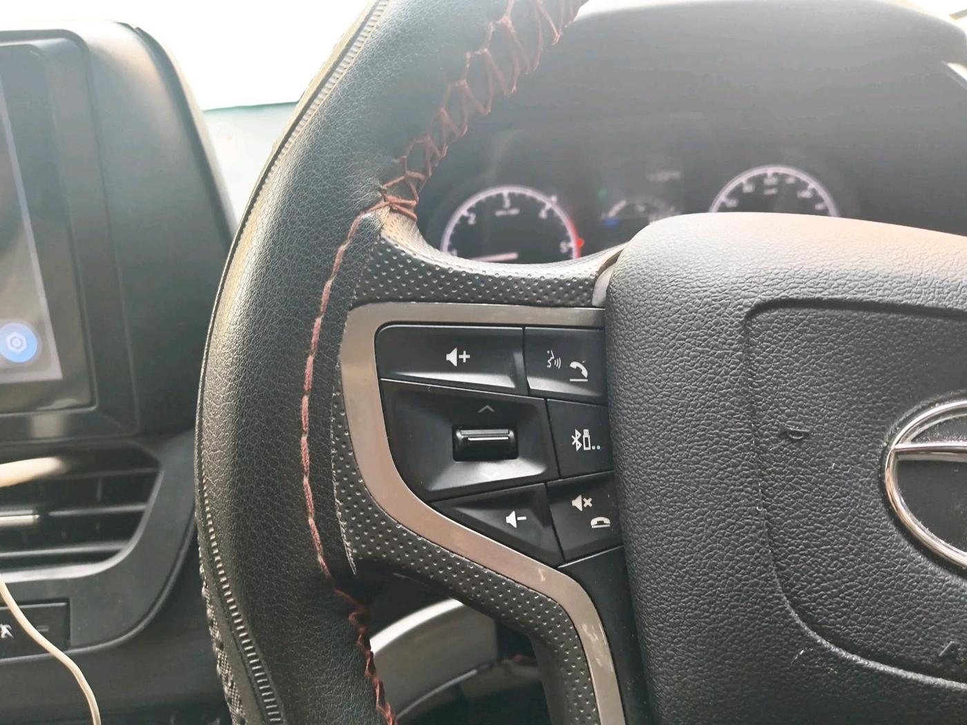 2022 Tata Safari XT PLUS, Diesel, Manual, 64,828 km, interior