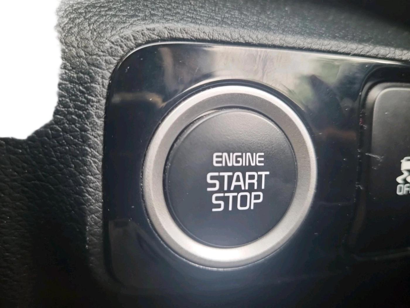 2022 KIA SONET GTX PLUS 1.0 IMT, Petrol, Manual, 23,725 km, interior