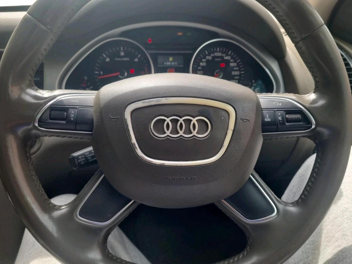 2013 Audi Q7 3.0 TDI QUATTRO, Diesel, Automatic, 1,61,994 km, interior