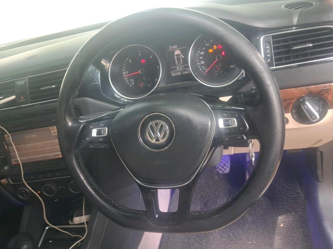 2015 Volkswagen Jetta COMFORTLINE TDI, Diesel, Manual, 1,42,739 km, interior