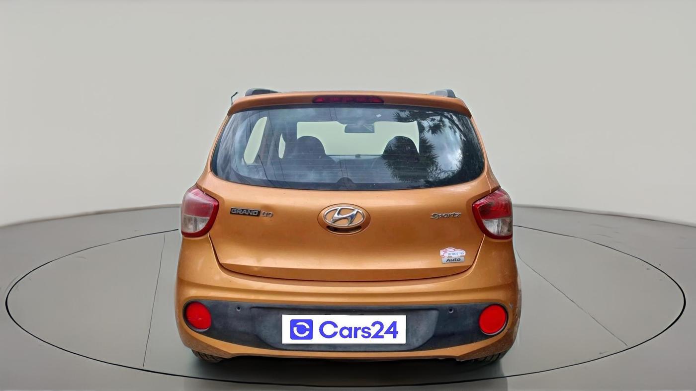2017 Hyundai Grand i10 SPORTZ (O) AT 1.2 KAPPA VTVT, CNG, Automatic, 70,135 km, exterior