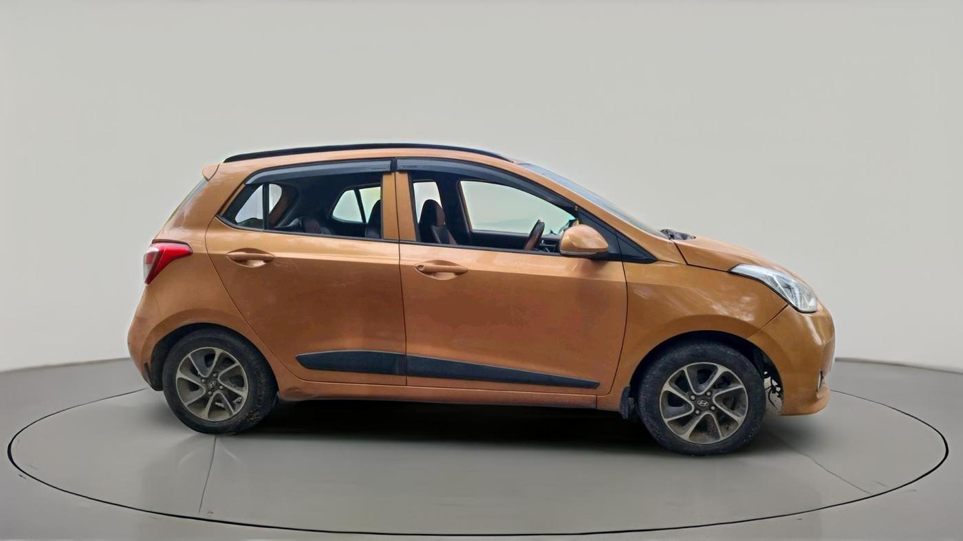 2017 Hyundai Grand i10 SPORTZ (O) AT 1.2 KAPPA VTVT, CNG, Automatic, 70,135 km, exterior