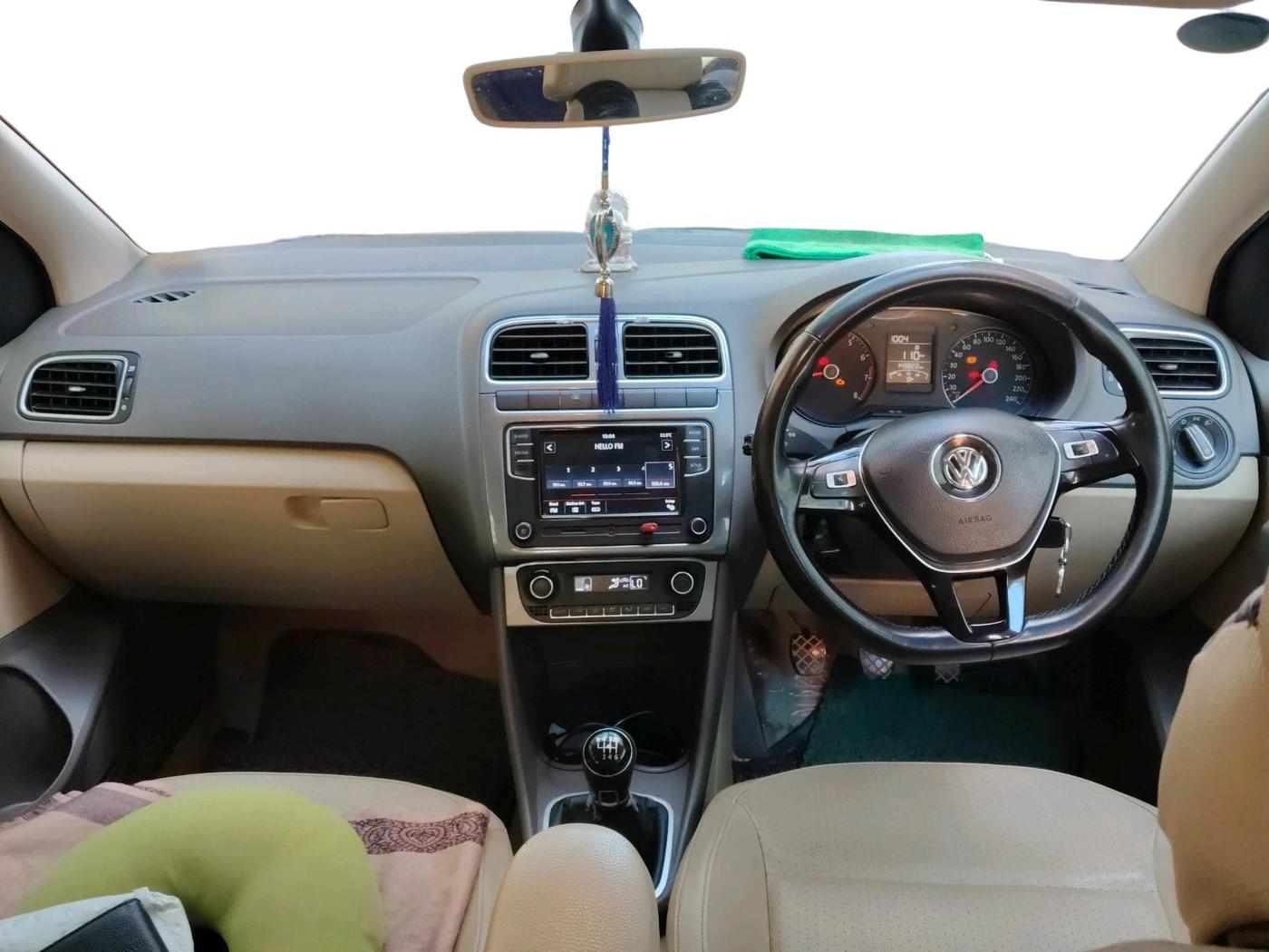 2020 Volkswagen Vento HIGHLINE 1.0L TSI, Petrol, Manual, 1,43,824 km, interior