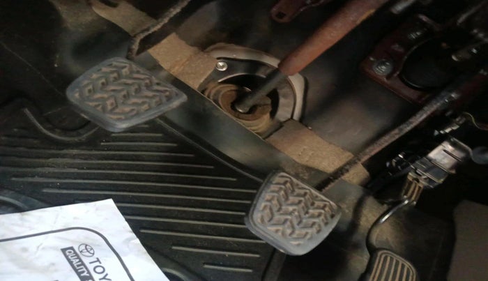 2011 Toyota Innova 2.5 G4 8 STR, Diesel, Manual, 93,959 km, interior