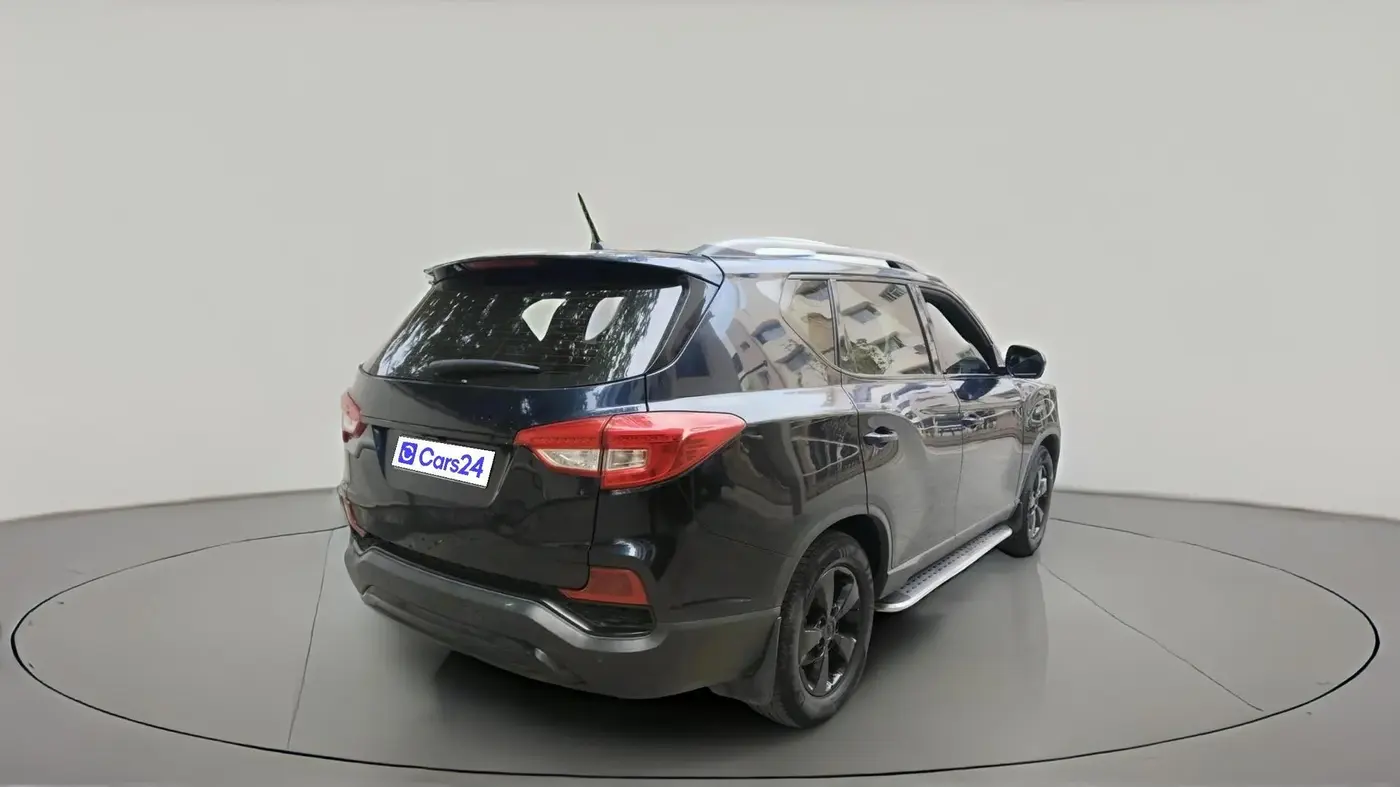 2022 Mahindra ALTURAS G4 2WD AT, Diesel, Automatic, 64,694 km, exterior