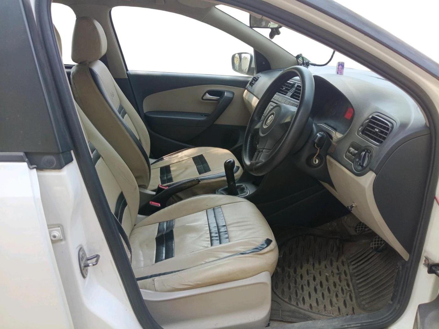 2012 Volkswagen Polo TRENDLINE 1.2L DIESEL, Diesel, Manual, 1,06,000 km, interior