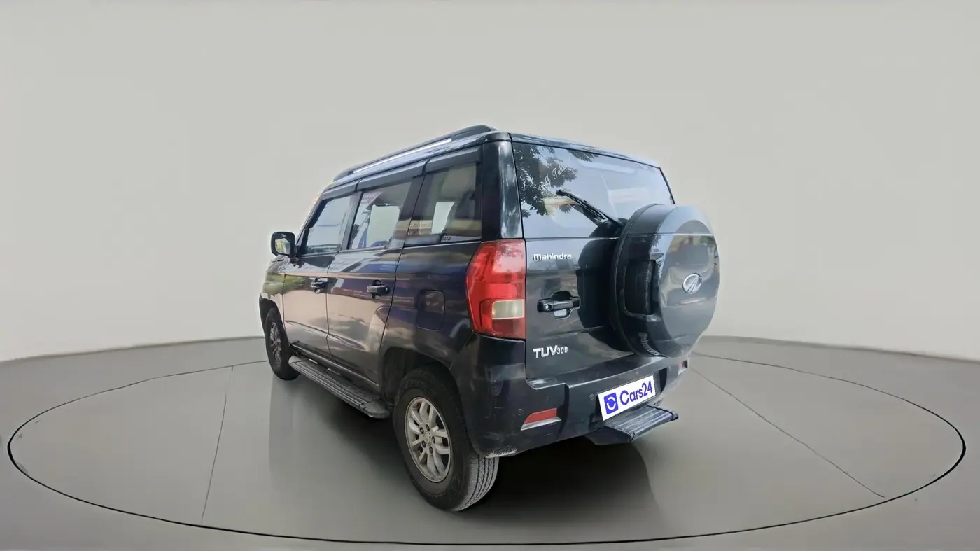 2018 Mahindra TUV300 T8, Diesel, Manual, 1,19,079 km, exterior