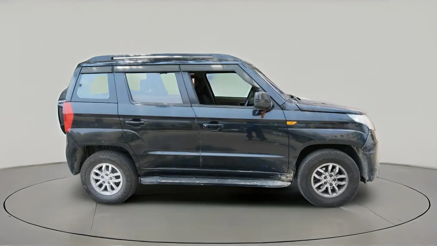 2018 Mahindra TUV300 T8, Diesel, Manual, 1,19,079 km, exterior