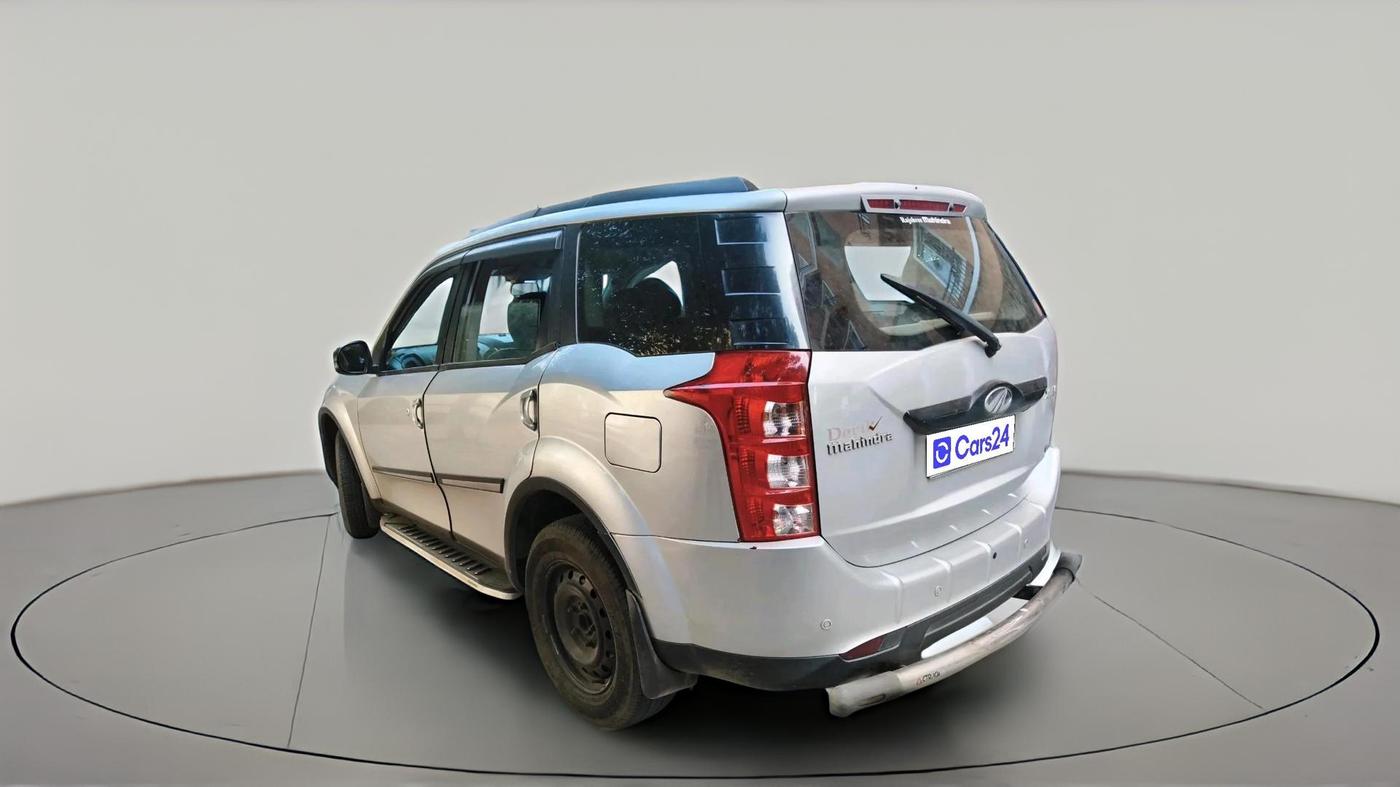 2017 Mahindra XUV500 W6, Diesel, Manual, 1,28,364 km, exterior