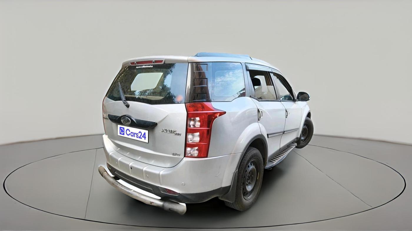 2017 Mahindra XUV500 W6, Diesel, Manual, 1,28,364 km, exterior