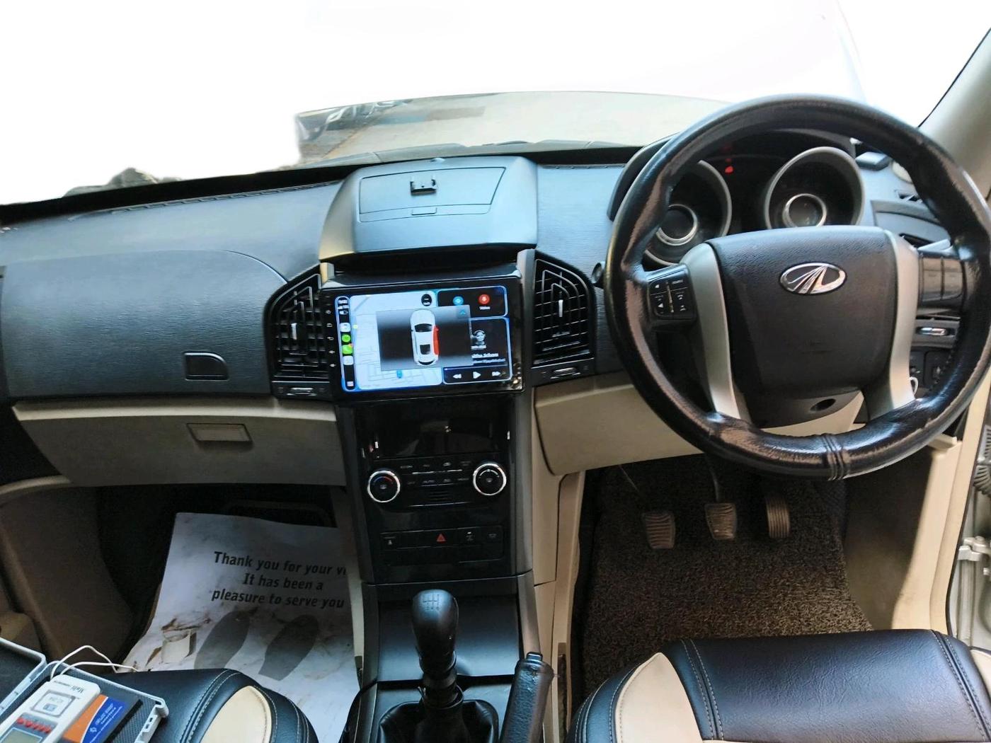 2017 Mahindra XUV500 W6, Diesel, Manual, 1,28,364 km, interior