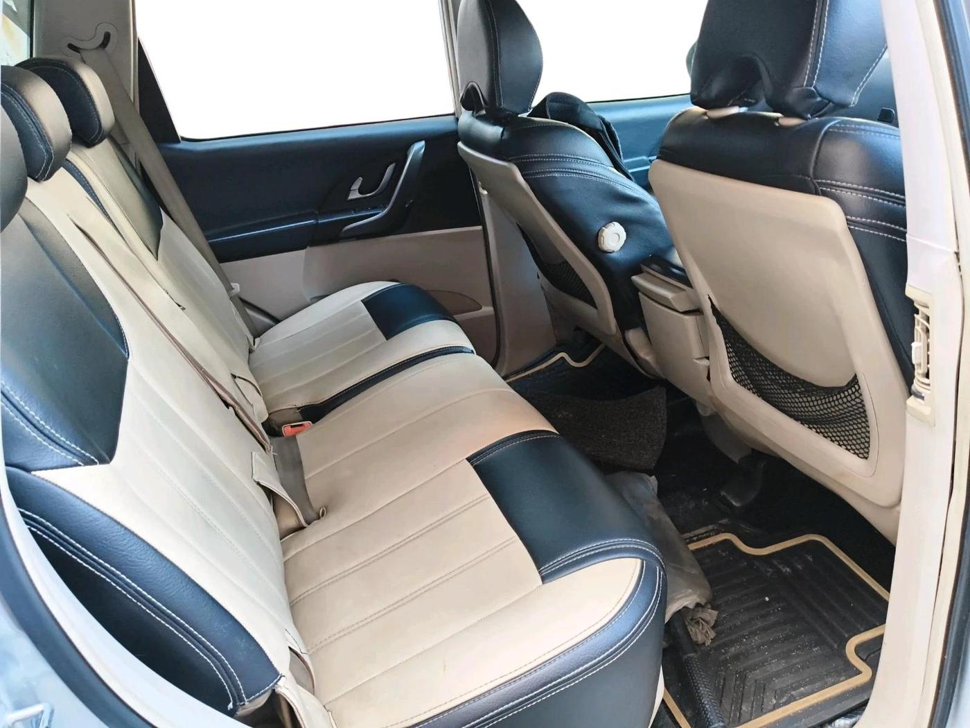 2017 Mahindra XUV500 W6, Diesel, Manual, 1,28,364 km, interior