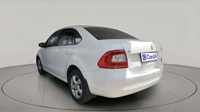 2012 Skoda Rapid ELEGANCE 1.6 TDI CR MT, Diesel, Manual, 1,55,294 km, exterior