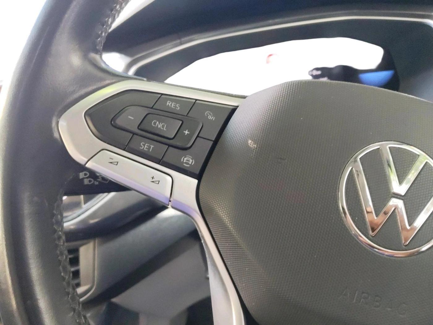 2023 Volkswagen TAIGUN TOPLINE 1.0 TSI AT, Petrol, Automatic, 38,377 km, interior