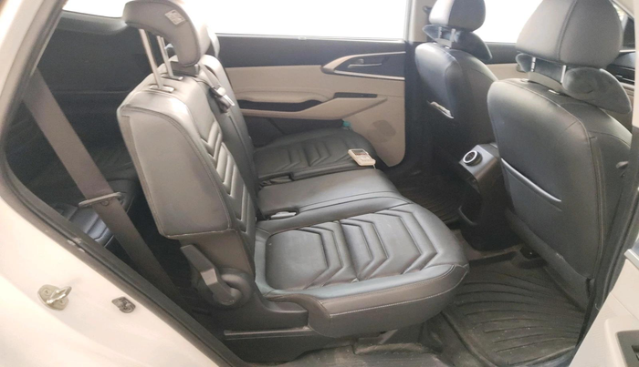 2025 KIA CARENS Gravity 1.5 Petrol MT, Petrol, Manual, 10,372 km, interior