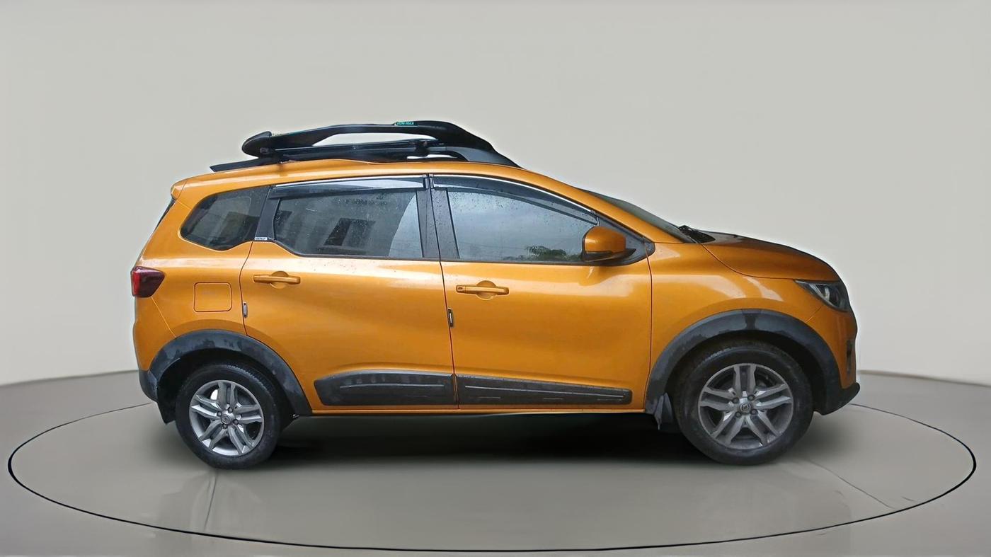 2021 Renault TRIBER RXZ, Petrol, Manual, 44,299 km, exterior