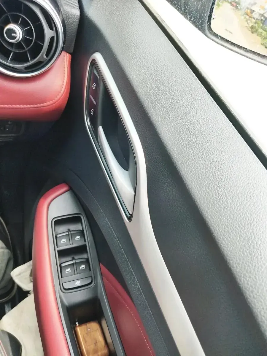 2024 MG ASTOR Savvy Pro1.5 CVT Red, Petrol, Automatic, 13,447 km, interior