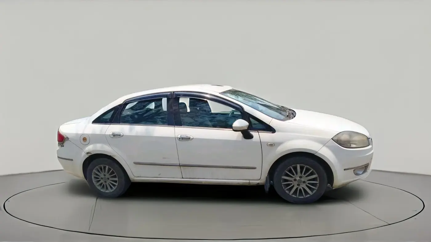 2010 Fiat Linea EMOTION 1.4, Petrol, Manual, 98,500 km, exterior