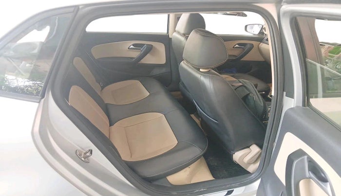 2016 Volkswagen Ameo HIGHLINE1.2L, Petrol, Manual, 46,358 km, interior