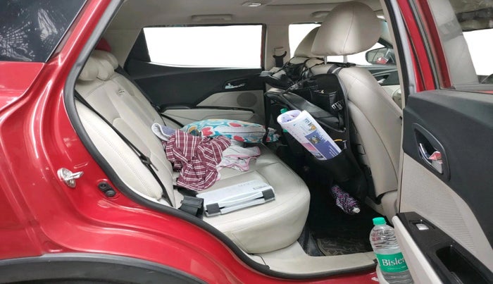 2022 Mahindra XUV300 W8 (O) 1.2 PETROL AMT, Petrol, Automatic, 50,770 km, interior