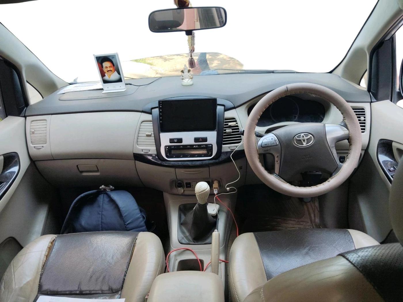 2014 Toyota Innova 2.5 ZX 7 STR, Diesel, Manual, 85,814 km, interior
