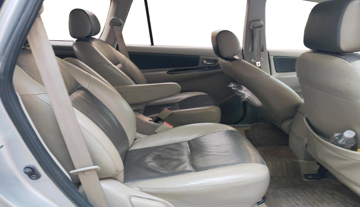 2014 Toyota Innova 2.5 ZX 7 STR, Diesel, Manual, 85,814 km, interior