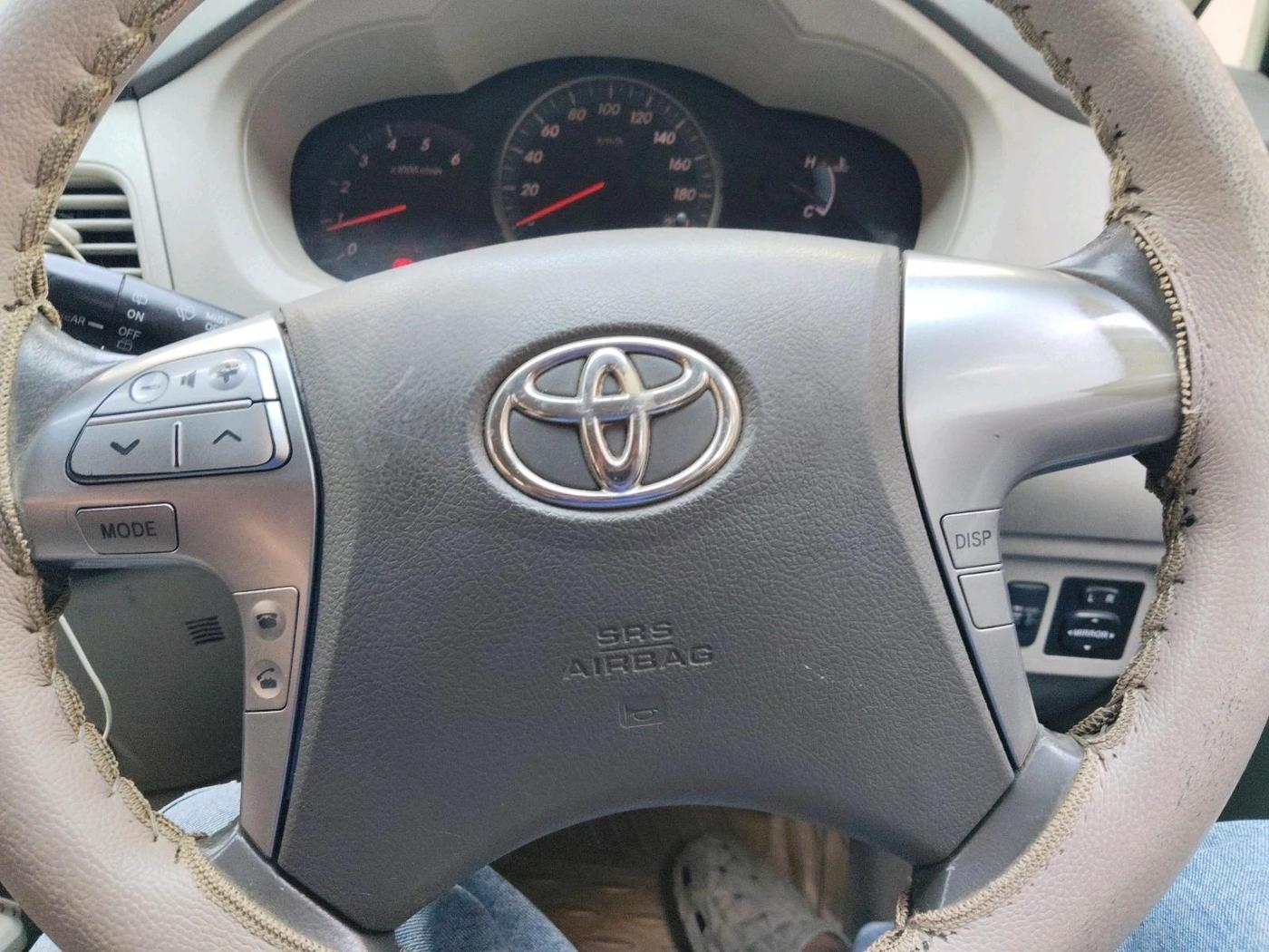 2014 Toyota Innova 2.5 ZX 7 STR, Diesel, Manual, 85,814 km, interior