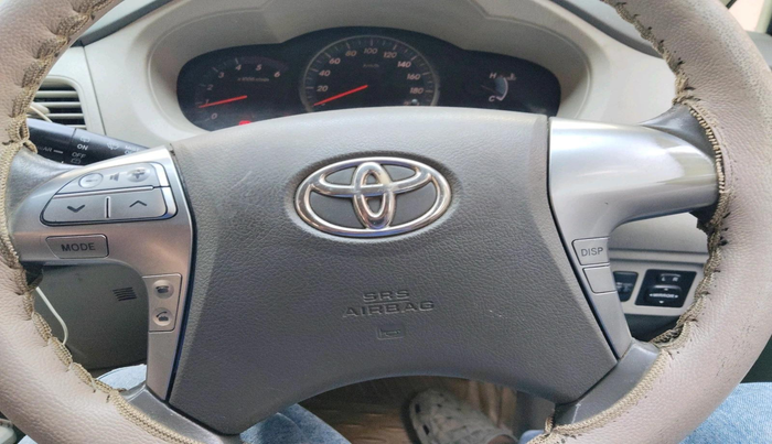 2014 Toyota Innova 2.5 ZX 7 STR, Diesel, Manual, 85,814 km, interior