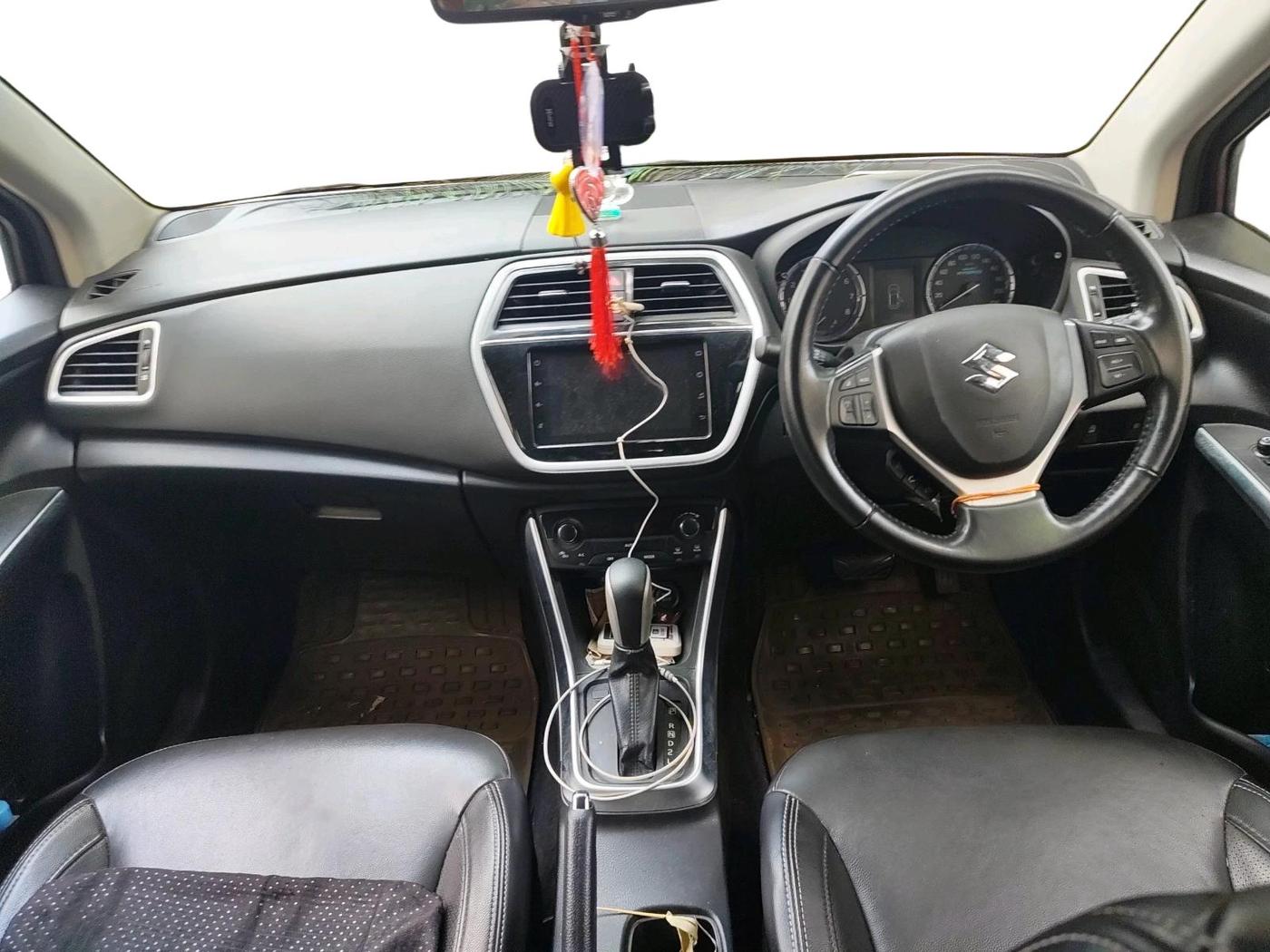 2020 Maruti S Cross ALPHA AT1.5, Petrol, Automatic, 90,860 km, interior