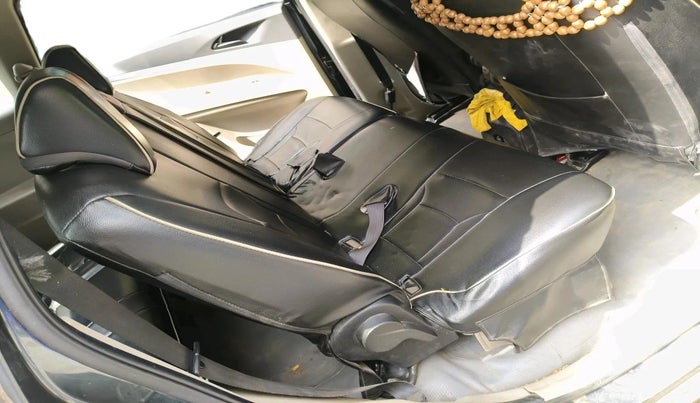 2018 Mahindra MARAZZO M2 8 STR, Diesel, Manual, 2,23,112 km, interior