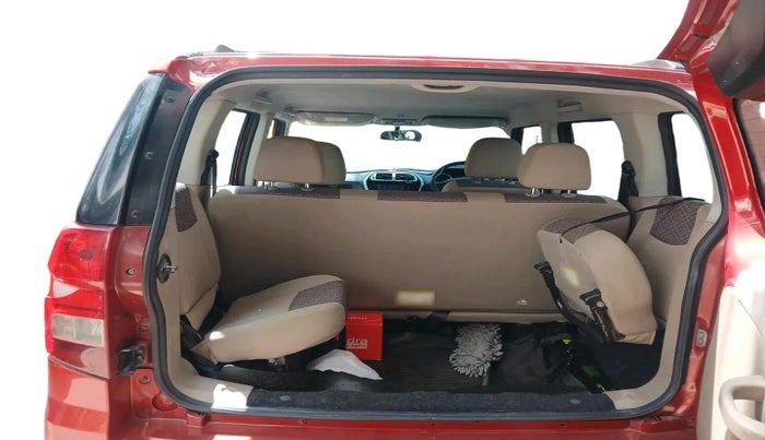 2018 Mahindra TUV300 T8, Diesel, Manual, 65,284 km, exterior