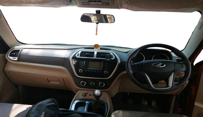 2018 Mahindra TUV300 T8, Diesel, Manual, 65,284 km, interior