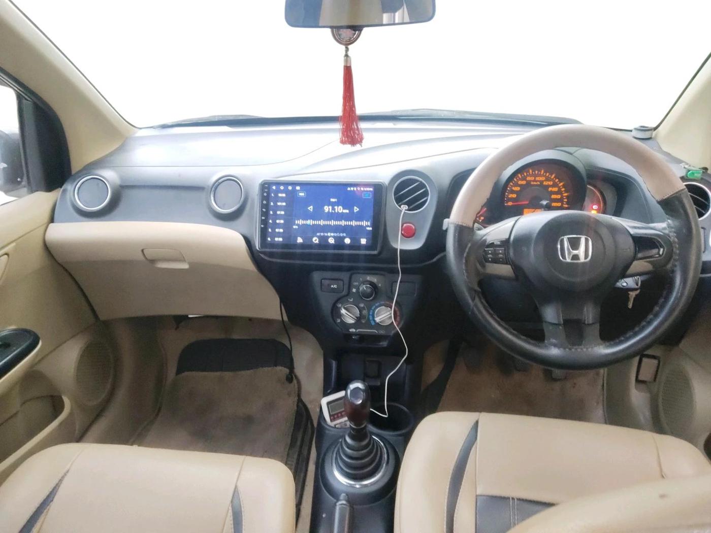 2014 Honda Amaze 1.5L I-DTEC S, Diesel, Manual, 1,99,879 km, interior