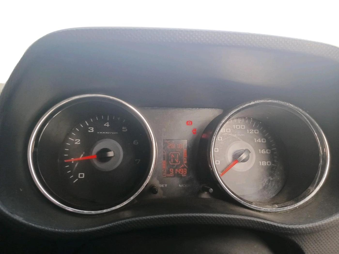2016 Mahindra TUV300 T8, Diesel, Manual, 91,500 km, interior