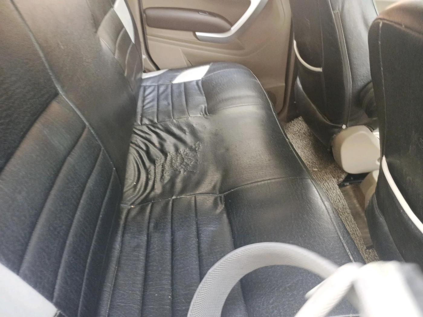 2016 Mahindra TUV300 T8, Diesel, Manual, 91,500 km, interior
